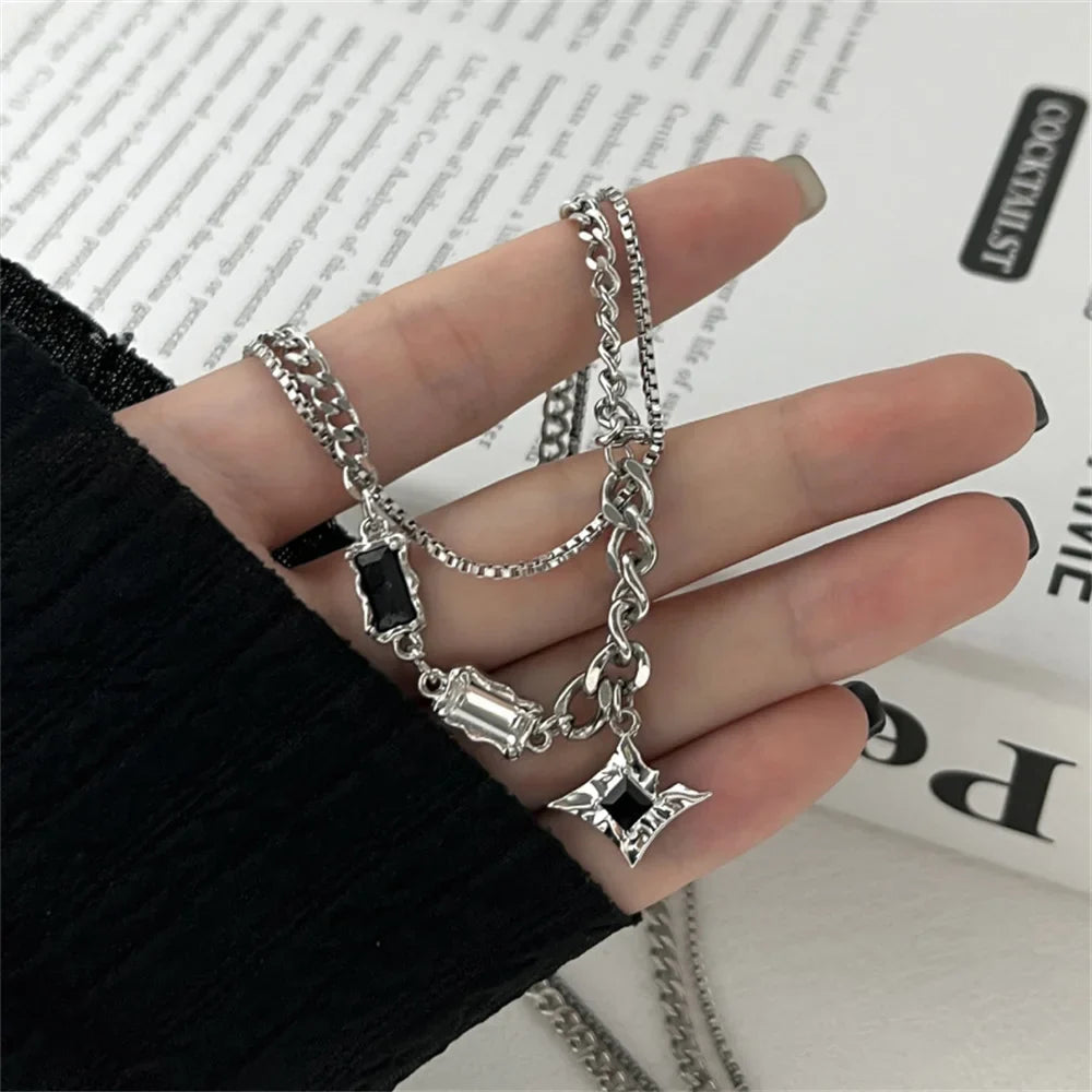 Collier Pendentif  Etoile avec Pierre en Zircon
