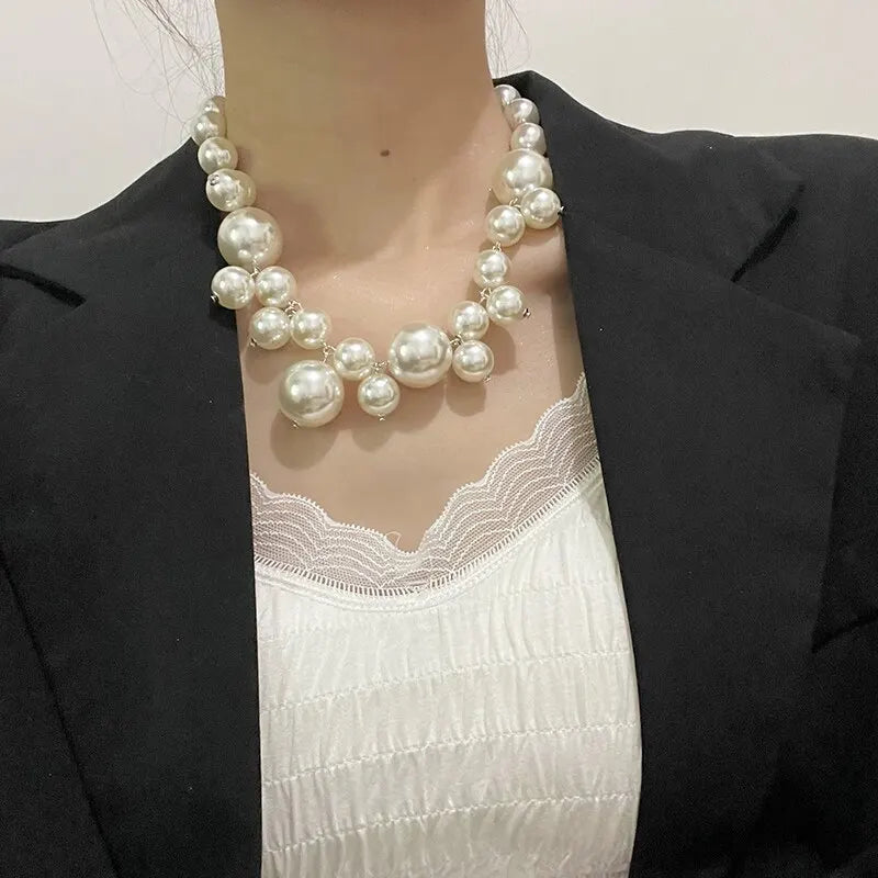 存在感のある大粒パール付きペンダントネックレス
