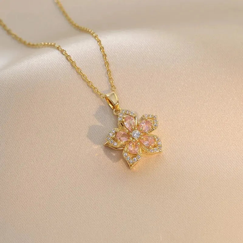 5枚花のジルコンペンダントネックレス a