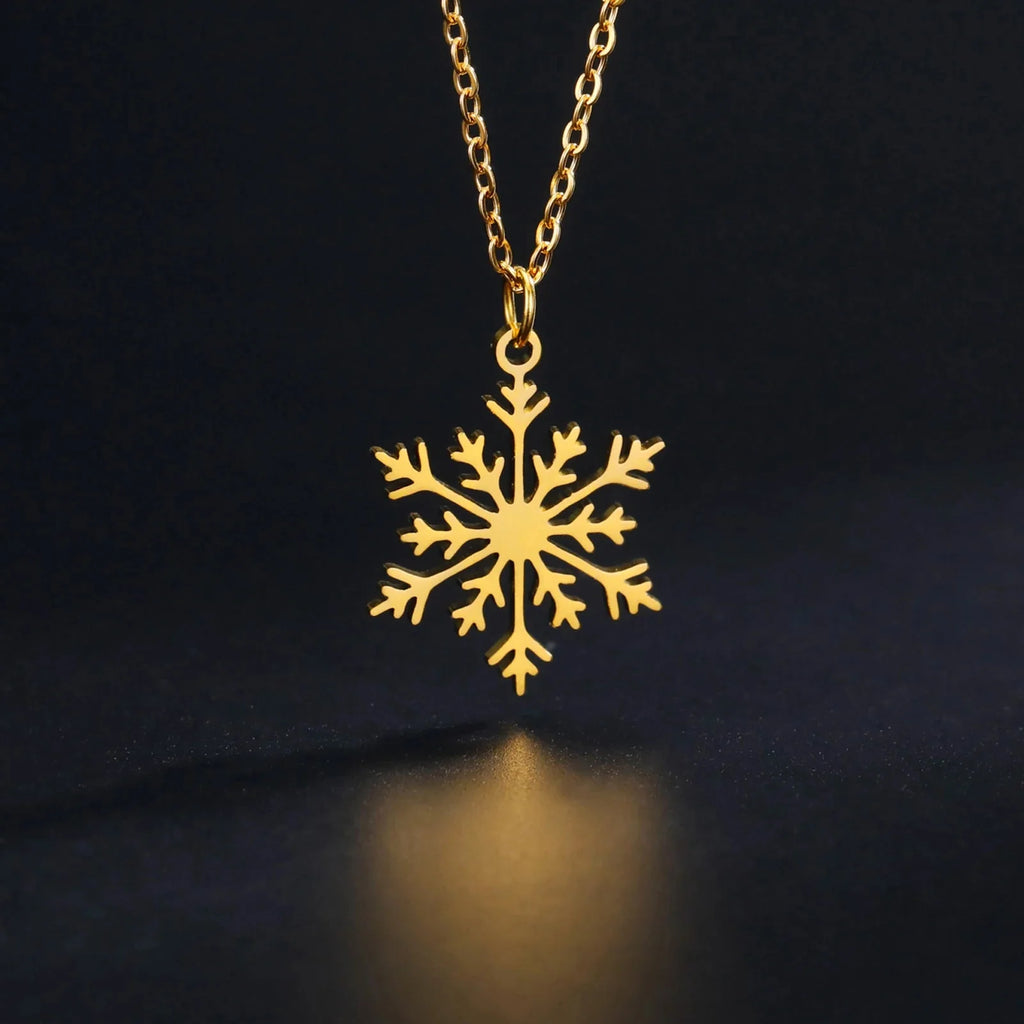 冬の雪の結晶ペンダントネックレス ゴールド