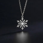 冬の雪の結晶ペンダントネックレス シルバー