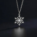冬の雪の結晶ペンダントネックレス シルバー