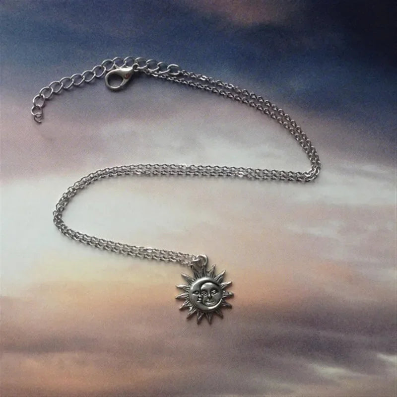 Collier Pendentif Soleil et Lune Homme ou Femme