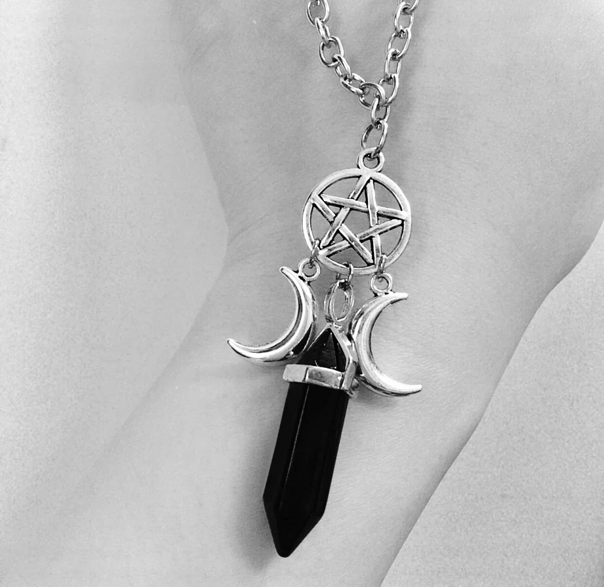 Collier Pendentif Triple Lune Sorcellerie Wiccan Femme Pentacle noir
