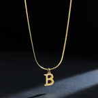 Collier ras de cou femme avec pendentif initiale b