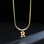 Collier ras de cou femme avec pendentif initiale r