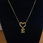 Collier ras de cou avec pendentif initiale et coeur - lettre