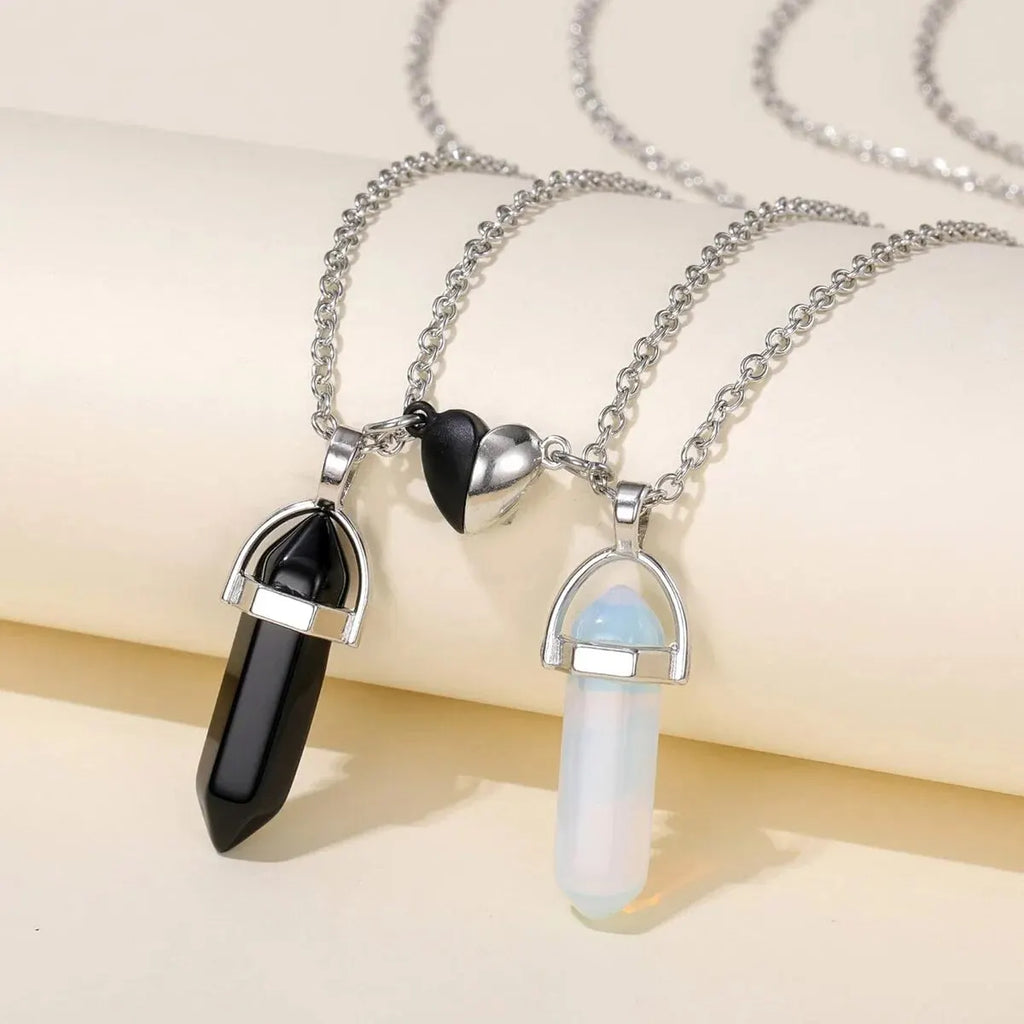 Lot de 2 Colliers avec Pendentif en Pierre pour Couple blanc et noir 1