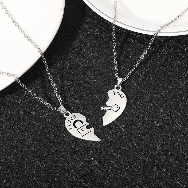 Lot de 2 Colliers avec Pendentifs Demi-Coeur "I Love You" pour Couple d'Amoureux